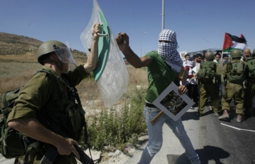Lelaki Palestina Tikam Dua Tentara Israel Bersenjata